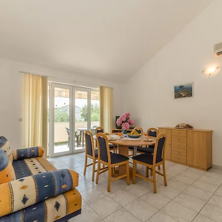 Apartment Manuela *